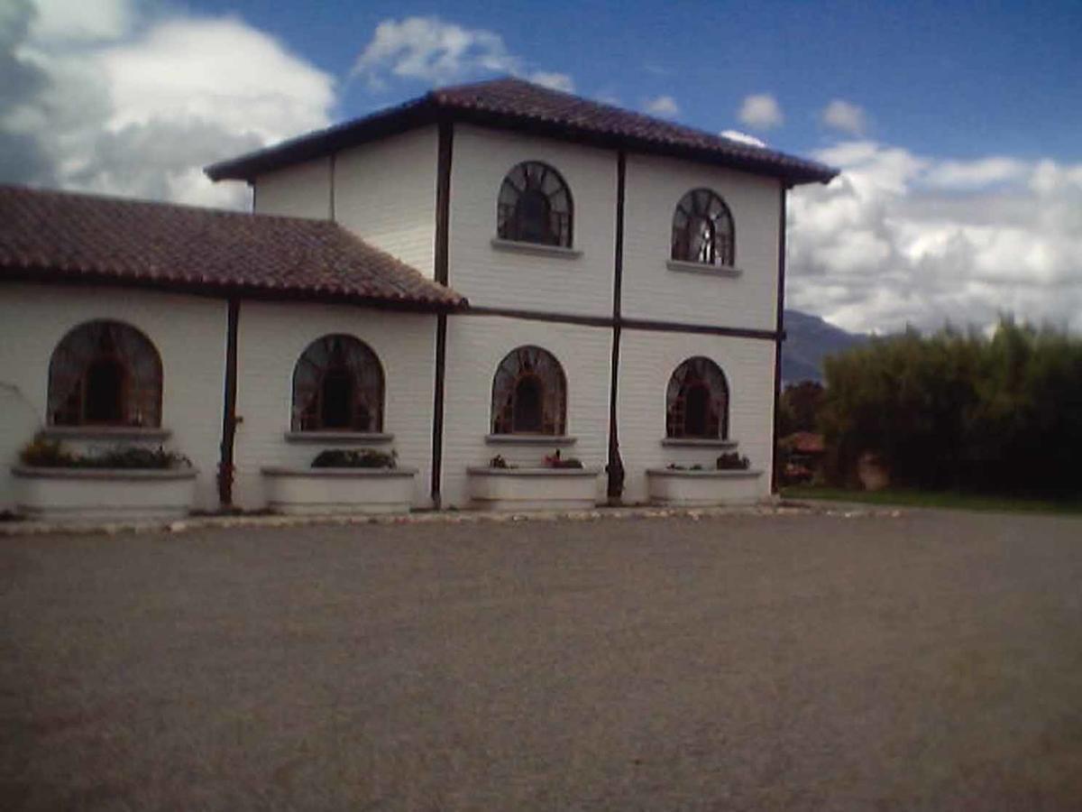 Atuntaqui Hosteria Hacienda Pueblo Viejo מראה חיצוני תמונה